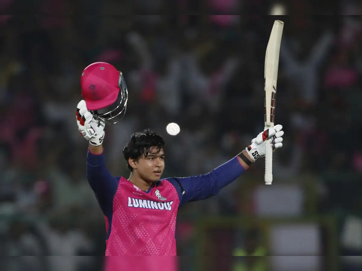 सिर्फ 14 साल की उम्र में IPL में तूफान! वैभव सूर्यवंशी बना सबसे युवा शतकवीर